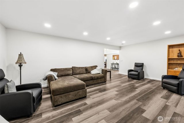 6425 Nyanza Park Drive SW, Lakewood, WA 98499