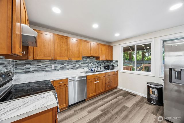 6425 Nyanza Park Drive SW, Lakewood, WA 98499