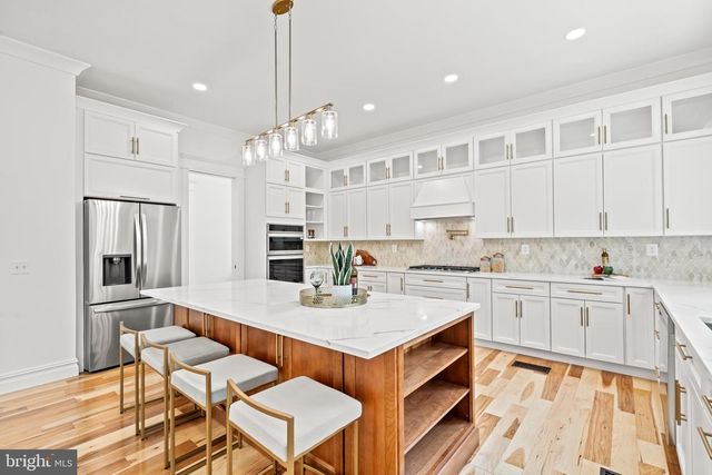 9216 SHELTON ST, Bethesda, MD 20817