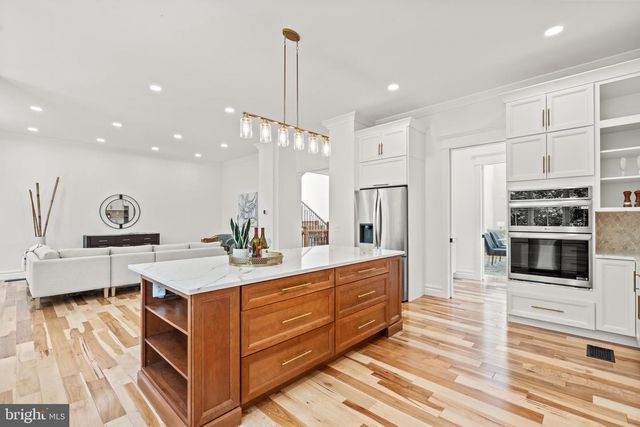 9216 SHELTON ST, Bethesda, MD 20817