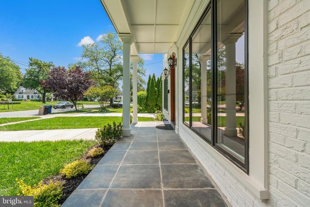 9216 SHELTON ST, Bethesda, MD 20817