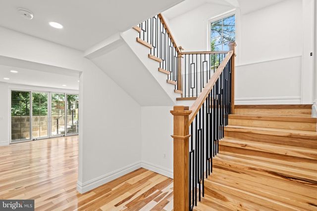 9216 SHELTON ST, Bethesda, MD 20817