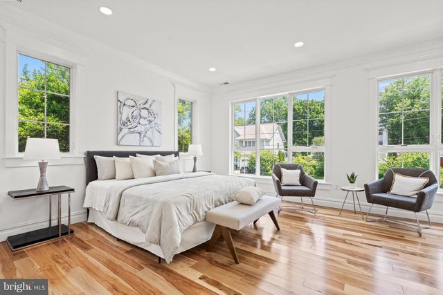 9216 SHELTON ST, Bethesda, MD 20817