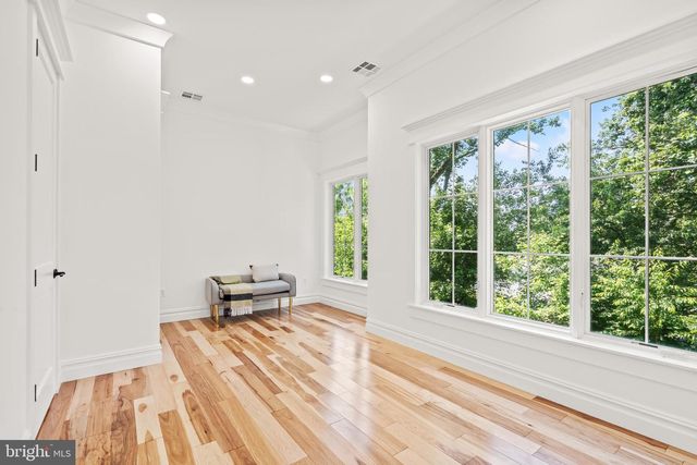 9216 SHELTON ST, Bethesda, MD 20817