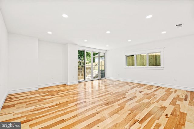 9216 SHELTON ST, Bethesda, MD 20817