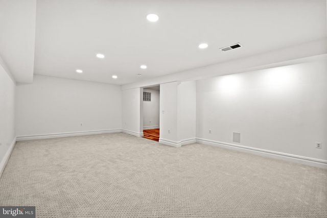 9216 SHELTON ST, Bethesda, MD 20817