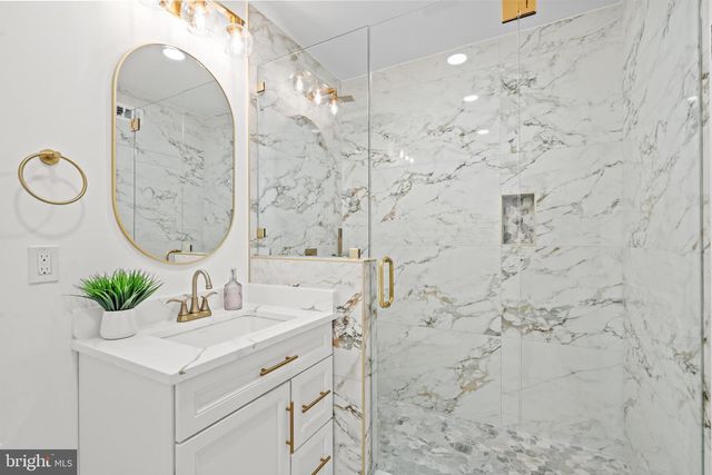 9216 SHELTON ST, Bethesda, MD 20817