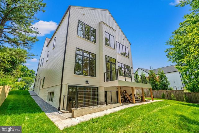 9216 SHELTON ST, Bethesda, MD 20817