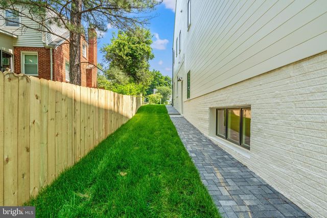 9216 SHELTON ST, Bethesda, MD 20817