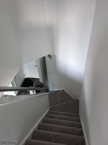 132 Longacre Ct, Hillsborough Twp., NJ 08844