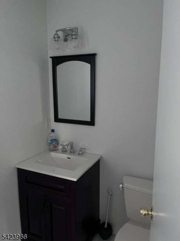 132 Longacre Ct, Hillsborough Twp., NJ 08844