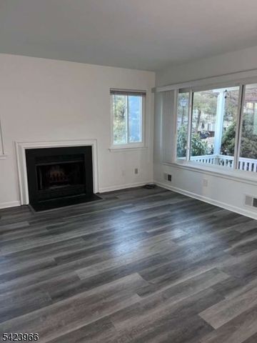 132 Longacre Ct, Hillsborough Twp., NJ 08844