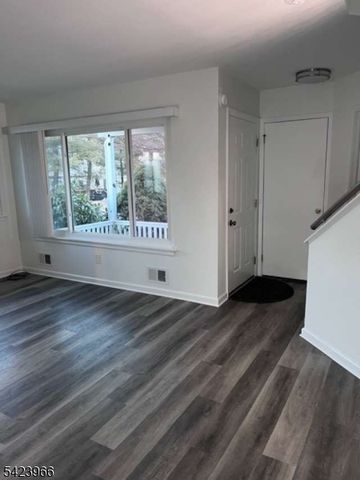 132 Longacre Ct, Hillsborough Twp., NJ 08844