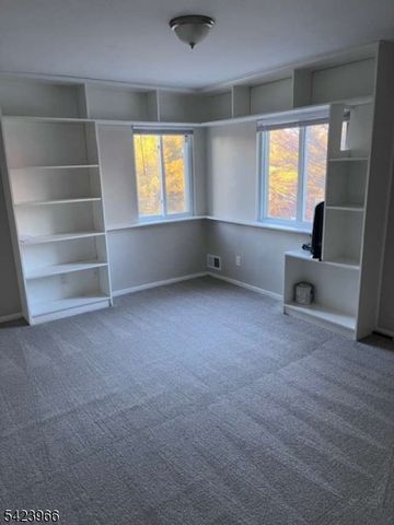 132 Longacre Ct, Hillsborough Twp., NJ 08844