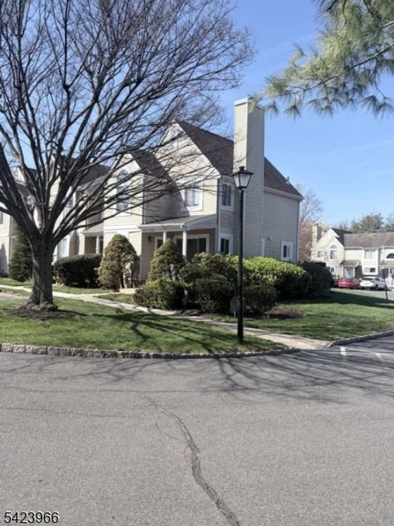 132 Longacre Ct, Hillsborough Twp., NJ 08844