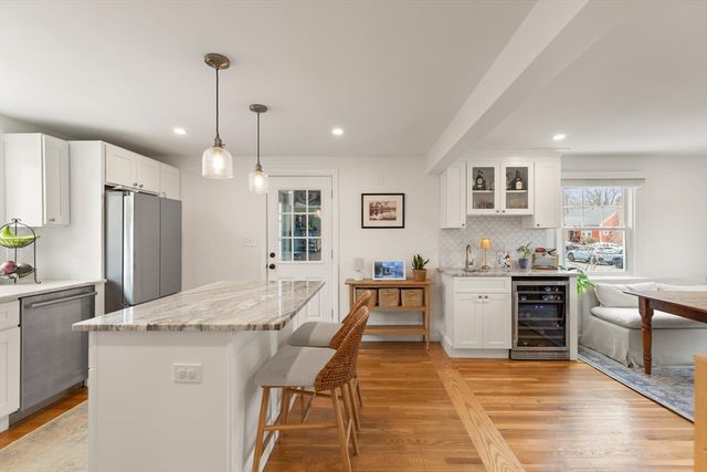 7 Larkin Ln, Salem, MA 01970