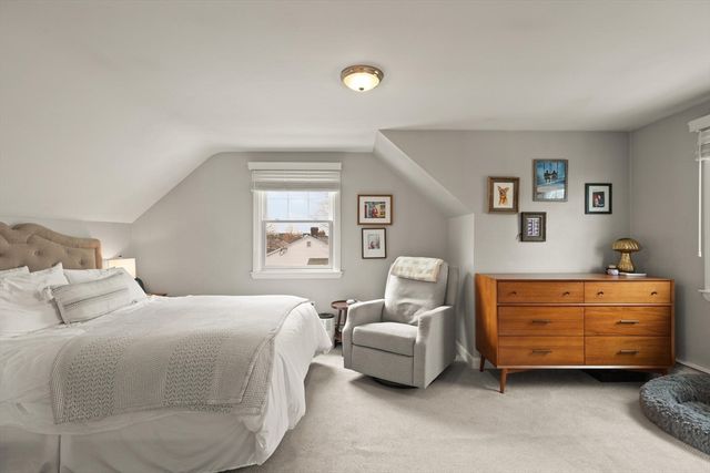 7 Larkin Ln, Salem, MA 01970