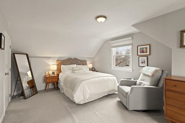 7 Larkin Ln, Salem, MA 01970