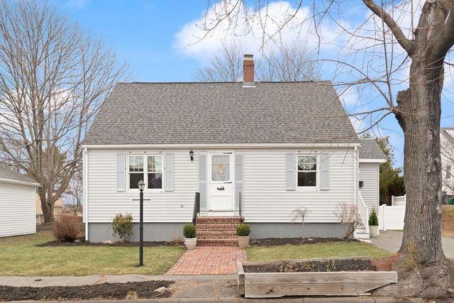 7 Larkin Ln, Salem, MA 01970