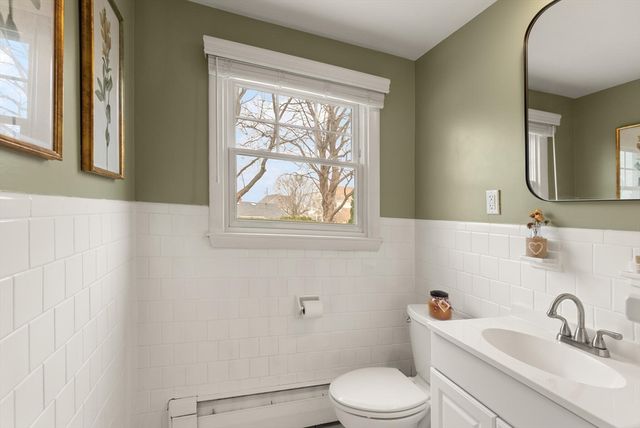 7 Larkin Ln, Salem, MA 01970