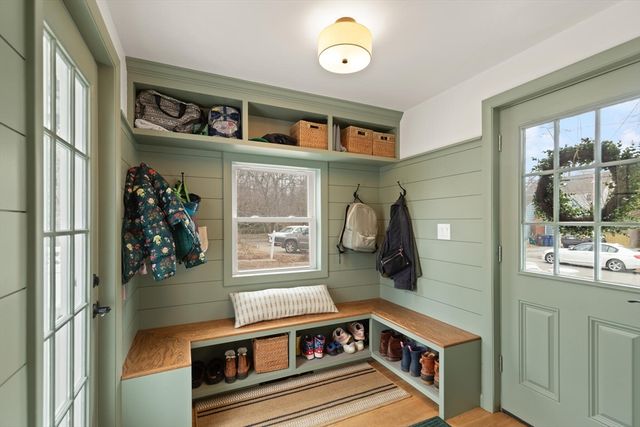 7 Larkin Ln, Salem, MA 01970