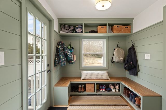 7 Larkin Ln, Salem, MA 01970