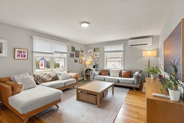 7 Larkin Ln, Salem, MA 01970