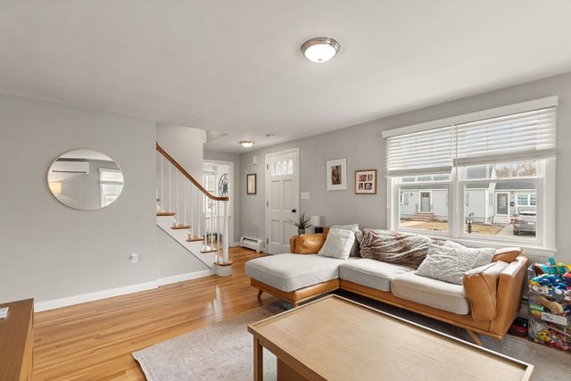 7 Larkin Ln, Salem, MA 01970