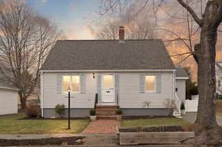 7 Larkin Ln, Salem, MA 01970
