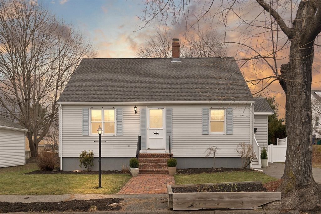 7 Larkin Ln, Salem, MA 01970