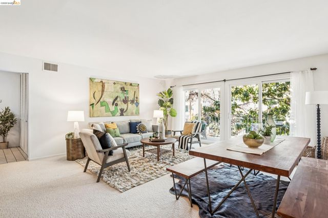 695 Mariposa 203, Oakland, CA 94610