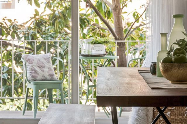 695 Mariposa 203, Oakland, CA 94610