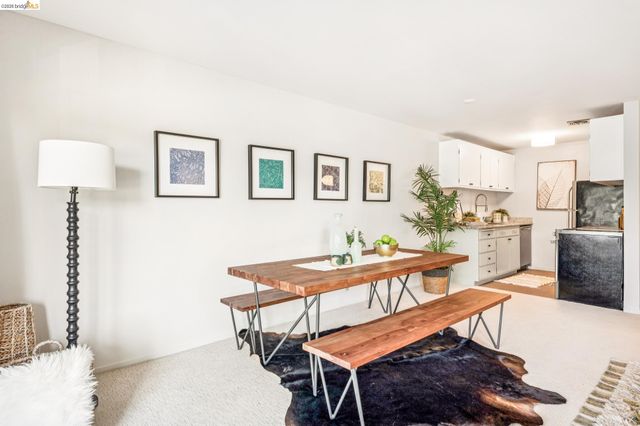 695 Mariposa 203, Oakland, CA 94610