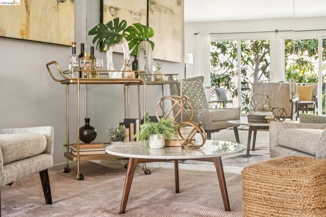 695 Mariposa 203, Oakland, CA 94610