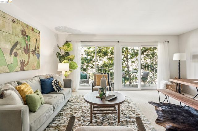 695 Mariposa 203, Oakland, CA 94610