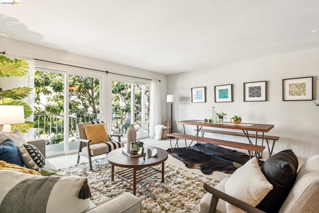 695 Mariposa 203, Oakland, CA 94610