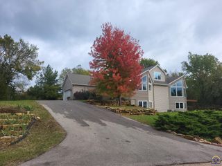 6330 Rock Creek DR, Ozawkie, KS 66070