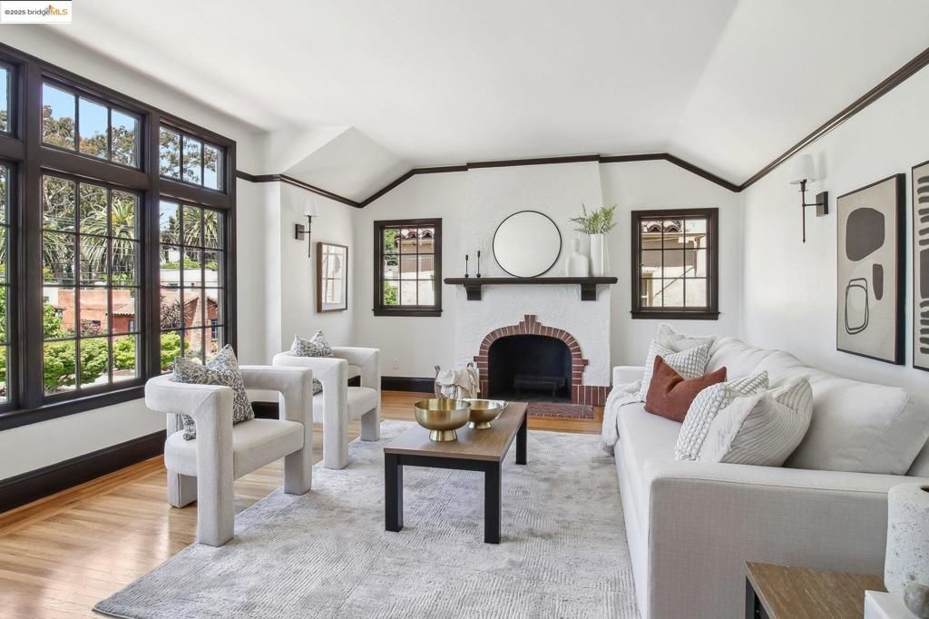 2900 Sheffield Ave, Oakland, CA 94602