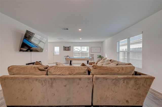 1234 Blue Hazel Court, Pinehurst, TX 77362