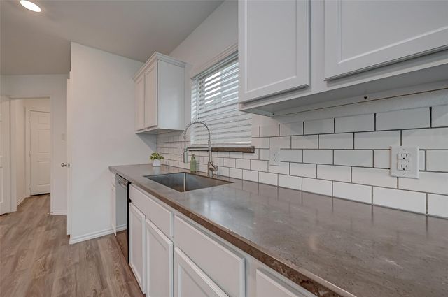 1234 Blue Hazel Court, Pinehurst, TX 77362