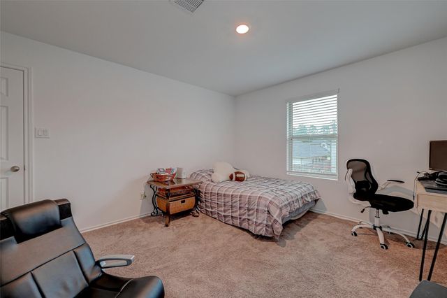 1234 Blue Hazel Court, Pinehurst, TX 77362