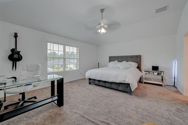 1234 Blue Hazel Court, Pinehurst, TX 77362