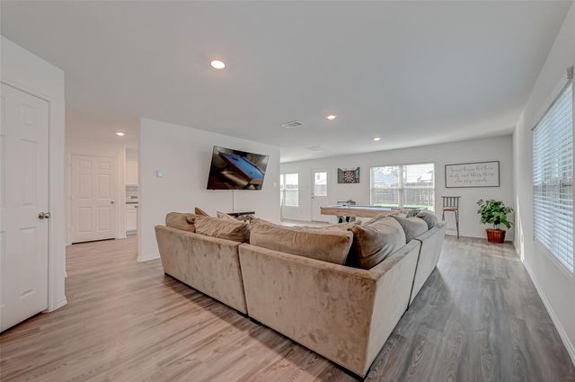 1234 Blue Hazel Court, Pinehurst, TX 77362