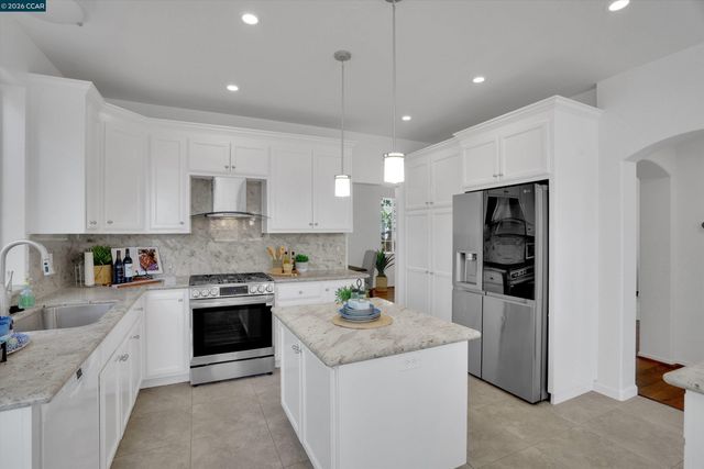 5248 Boulder Ct, Concord, CA 94521