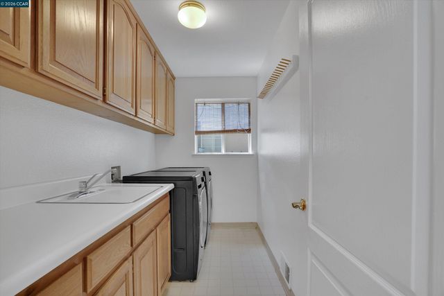 5248 Boulder Ct, Concord, CA 94521