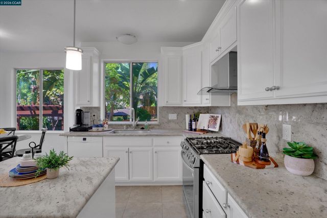 5248 Boulder Ct, Concord, CA 94521