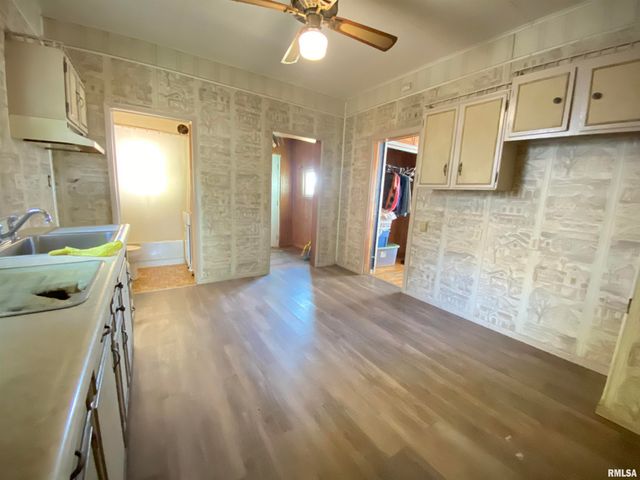 1400 N 15TH Street, Springfield, IL 62702