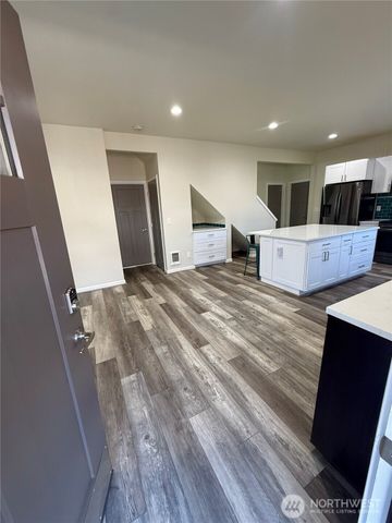 5016 Tacoma Mall Blvd, Tacoma, WA 98409