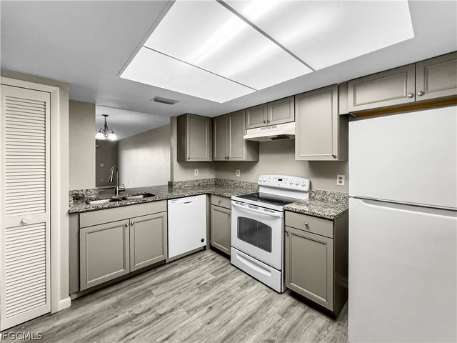 4530 SW 10th AVE 201, Cape Coral, FL 33914