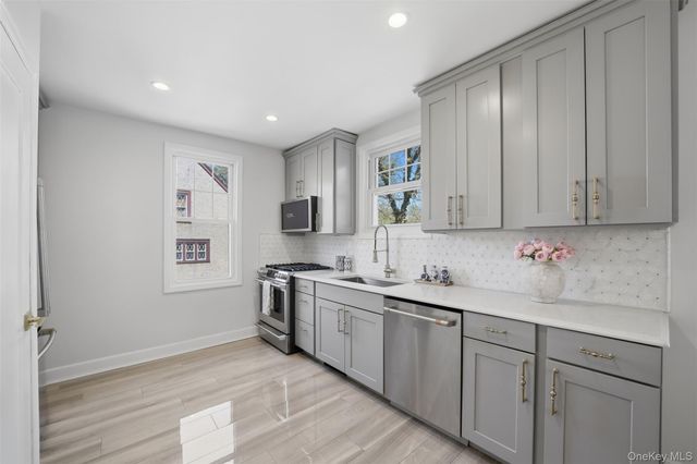 30 Rossmore Avenue, Bronxville, NY 10708